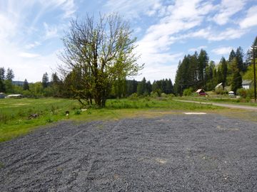 Undeveloped trailhead and parking area.